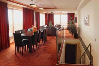 Отель Hotel Premier Сибиу Апартаменты с 1 спальней и террасой-1